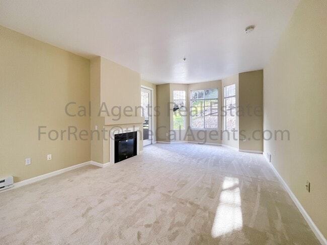 Primary Photo - 260 Caldecott Ln