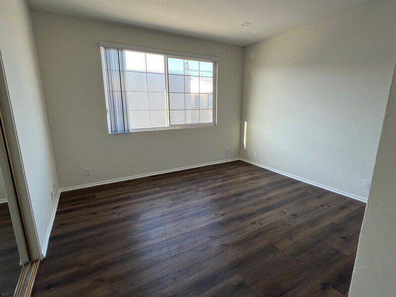 Building Photo - 3822 Bentley Ave