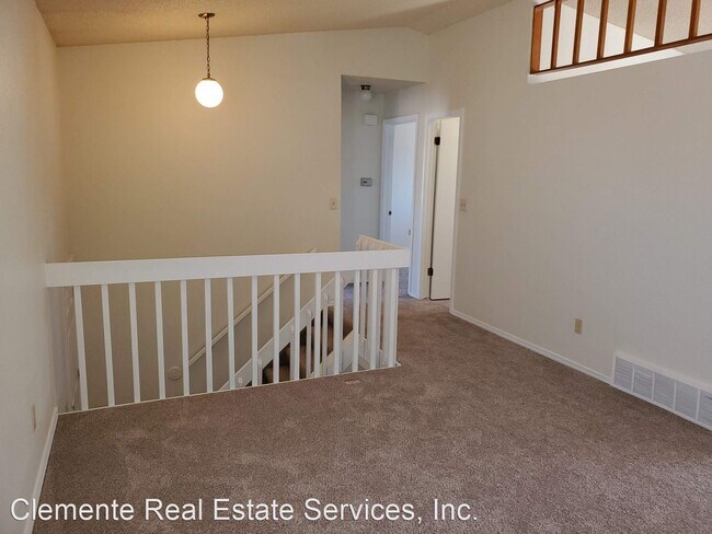 Building Photo - 3 br, 1.5 bath House - 4075 Dolphin Circle