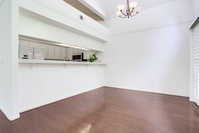 Building Photo - 3 bed, 2 bath Single Family Home in North ...