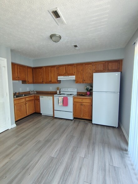 Building Photo - 9 Fonda Dr