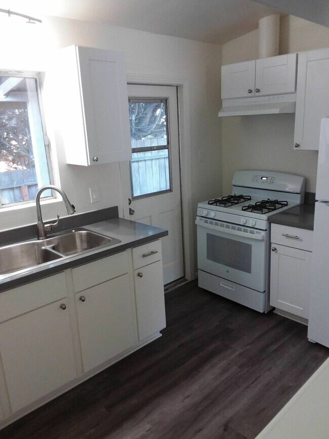 Building Photo - 538 N 16th St