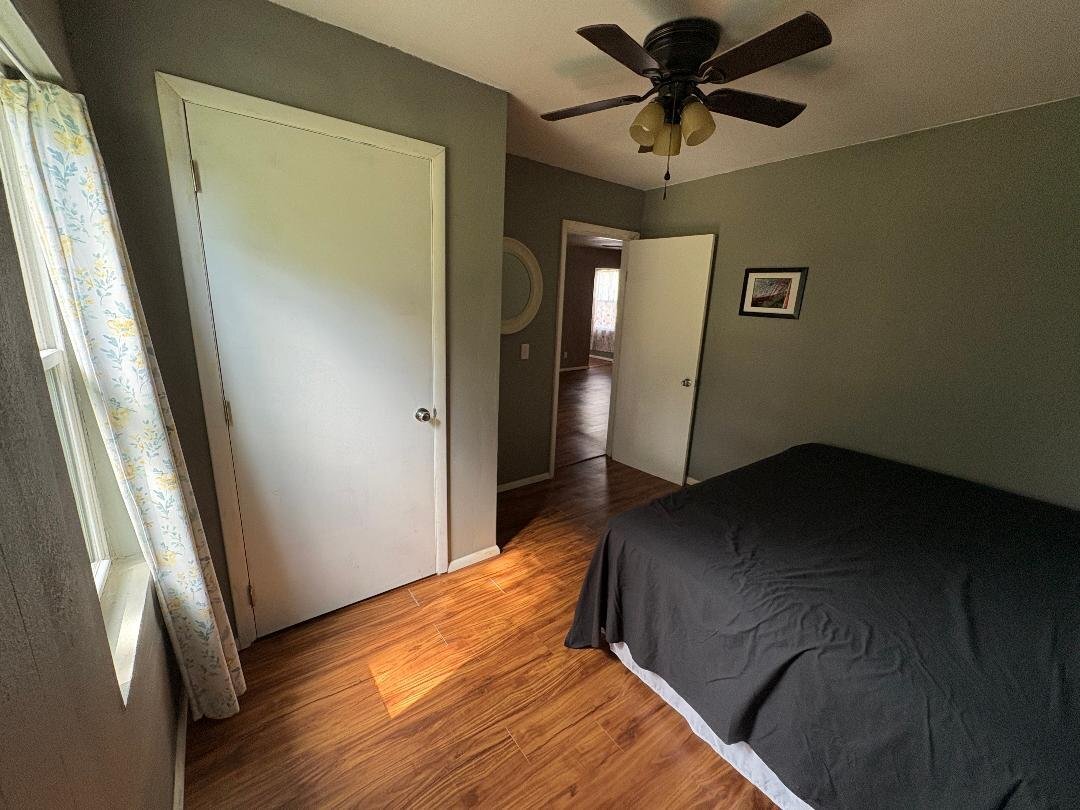 Building Photo - 307 E 3rd St