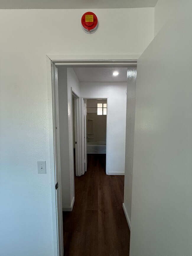 Building Photo - Charming 4-Bedroom Home for Rent in Hesperia, CA!