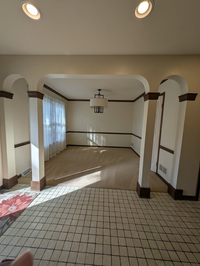 Building Photo - 1535 Wedgefield Cir