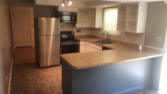 Building Photo - 6948 Michelle Pl