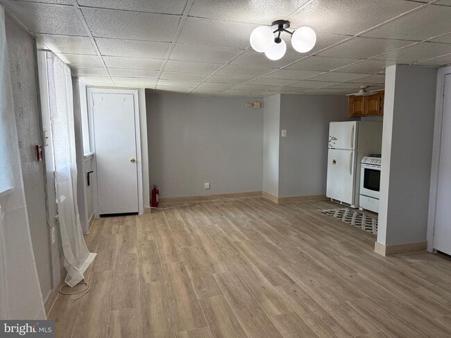 Building Photo - 1041 Fanshawe St
