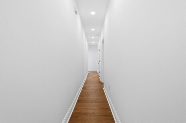 Building Photo - 2306 E Carson St