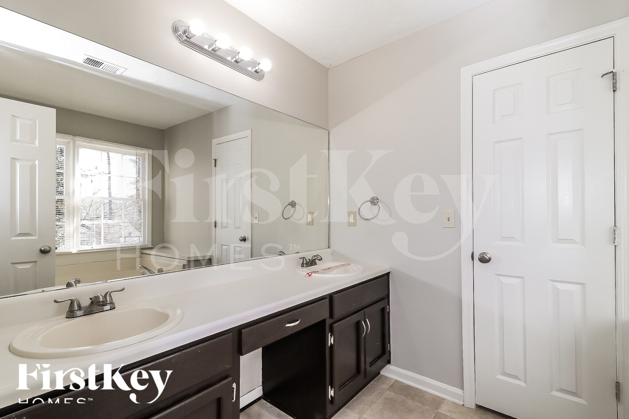 Building Photo - 770 Simmons Mine Cir