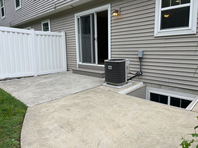 Building Photo - Beautiful 3-Bedroom Home in Penn Manor Sch...