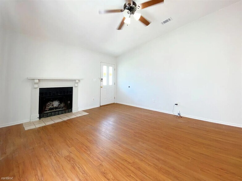 Fireplace - 1604 Mill St