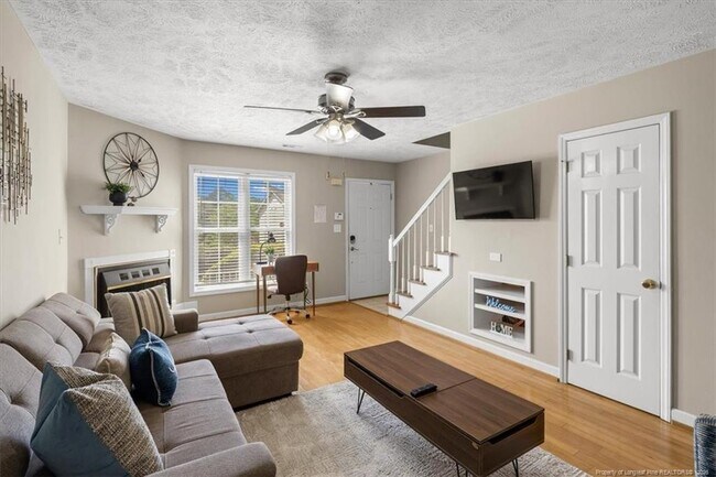 Building Photo - 421 Cityview Ln