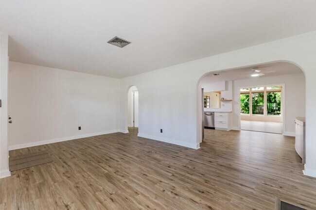 Building Photo - 1310 La Faunce Way