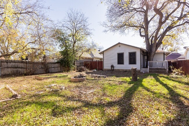 Building Photo - 209 Carolina St