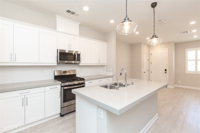 Building Photo - 1095 Delpy View Point