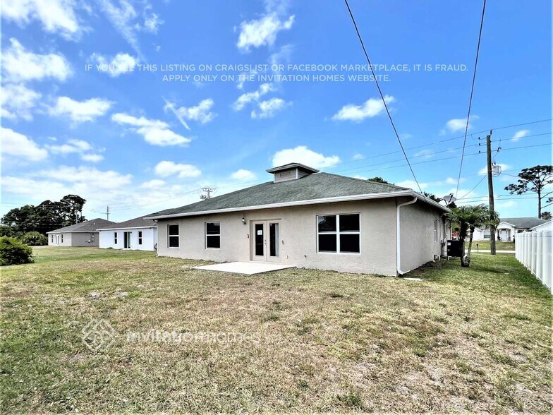 Building Photo - 1462 SW California Blvd