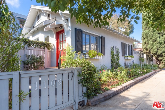 Building Photo - 1109 Arizona Ave