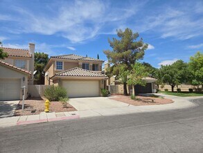 Building Photo - A Fabulous 4 Bedroom Home in Peccole Ranch