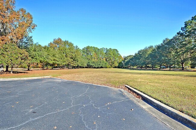 Building Photo - 339 Mt Royall Dr