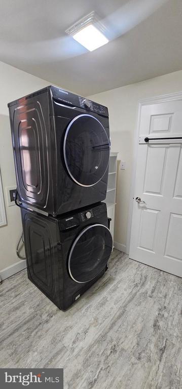 Building Photo - 305 Haven St