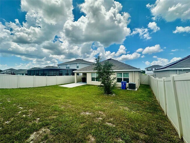 Building Photo - 16758 Carlton Pond St