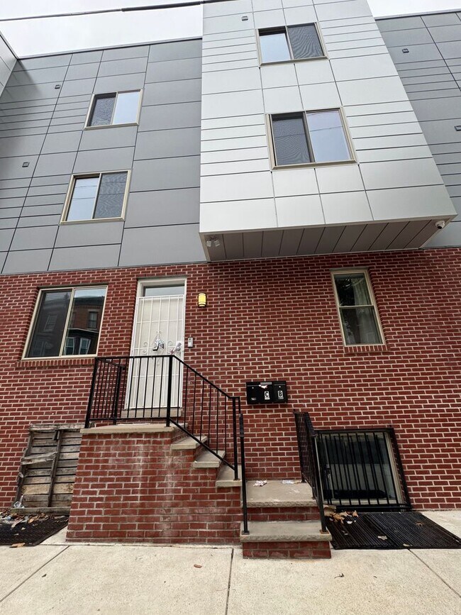 Building Photo - 3263 N 13th St