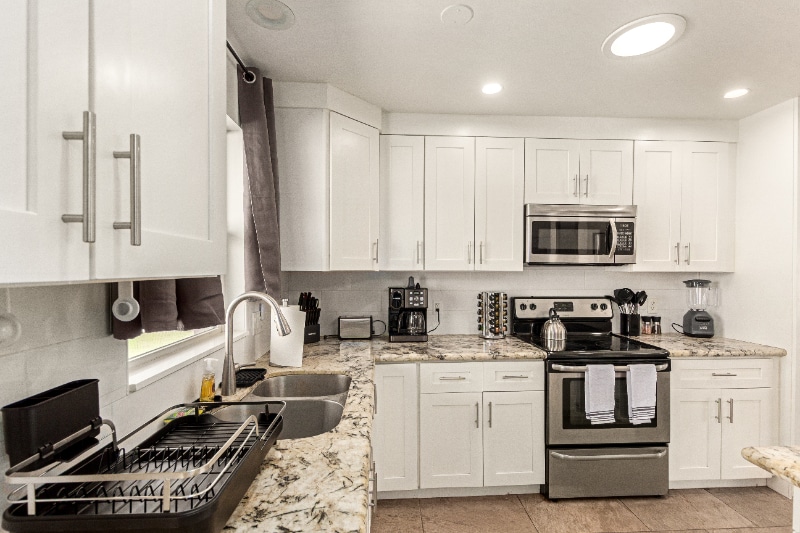 Building Photo - 1328 W 6th St