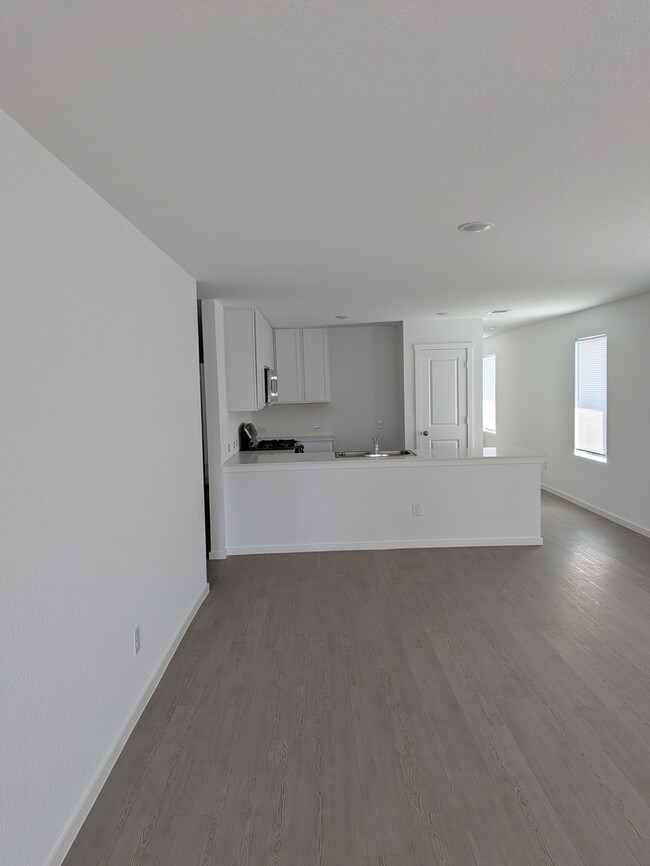 Building Photo - 15106 Azzurro Stone