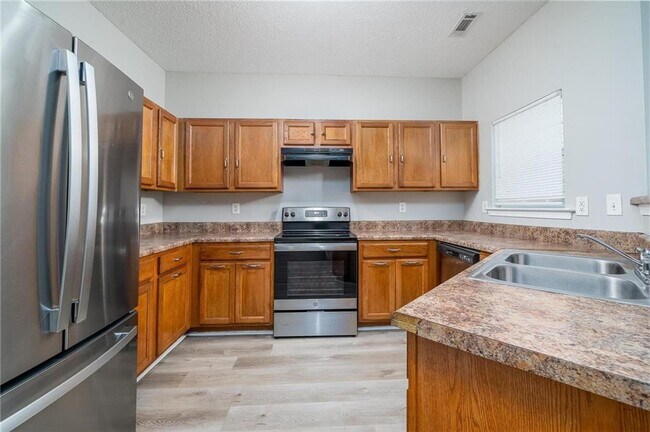 Building Photo - 7683 Creekside Ln