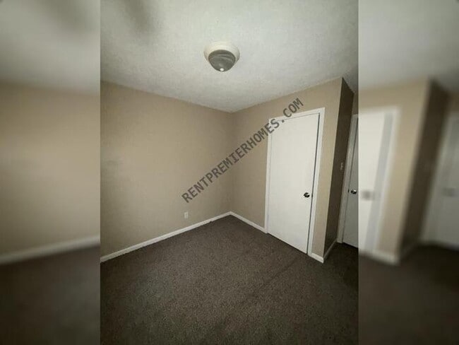 Building Photo - 1908 Kelly Dr