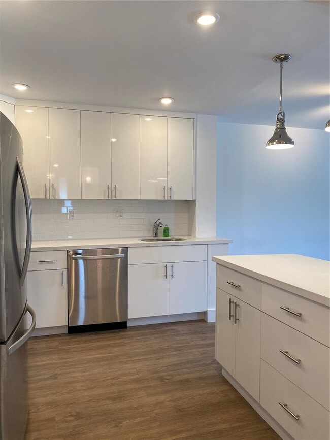 Building Photo - 619 Orton Ave