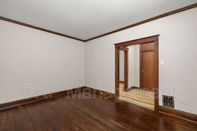 Building Photo - 5033 Ray Ave