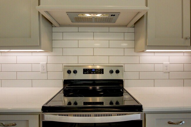 Building Photo - Custom Build in Sango.  Wow Factor