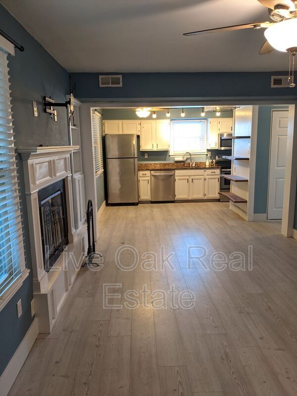 Building Photo - 1311 E Ocean View Ave