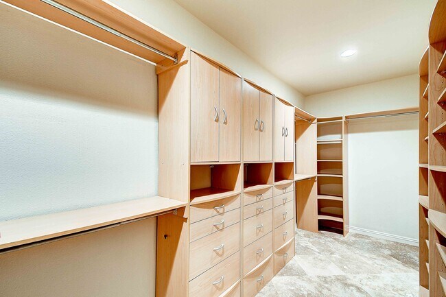 Building Photo - 4132 Prado De Las Cabras