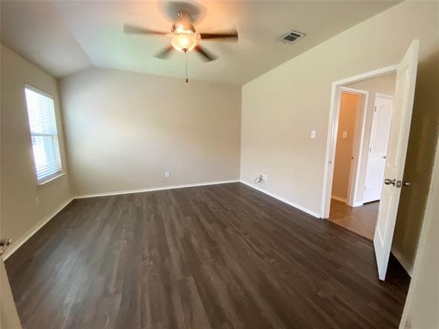Building Photo - 848 Lake Forest Trl