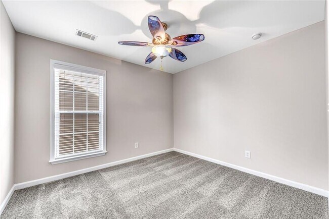 Building Photo - 268 Balaban Cir