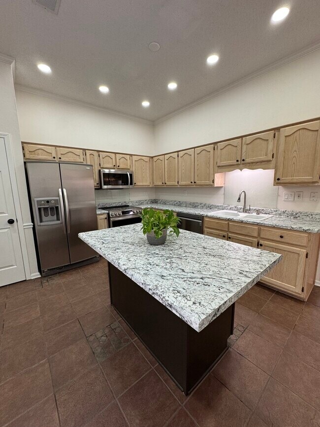 Building Photo - 1966 Abbott Cove