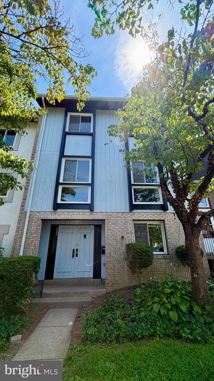 Building Photo - 9506 Miranda Ct