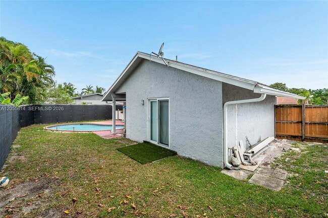 Building Photo - 8250 SW 3rd Pl