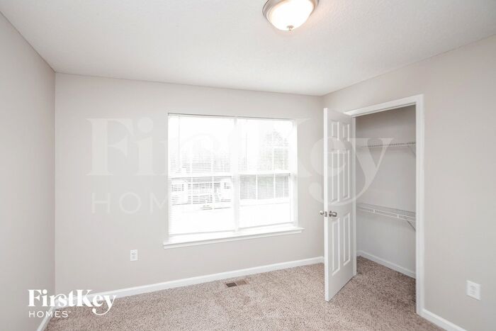 Building Photo - 309 Blue Springs Way