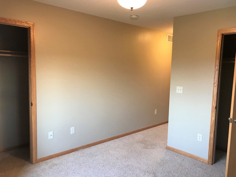 Building Photo - 2138 Willow Trl