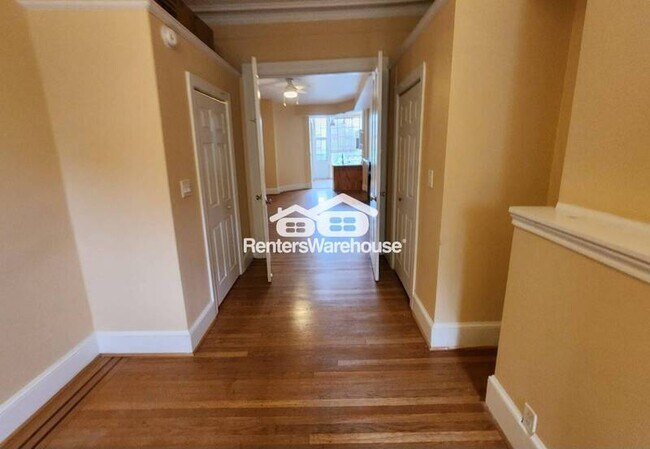Building Photo - 1521 W Lombard St