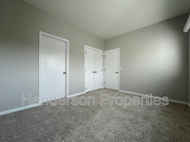 Building Photo - 501 Fenton Pl