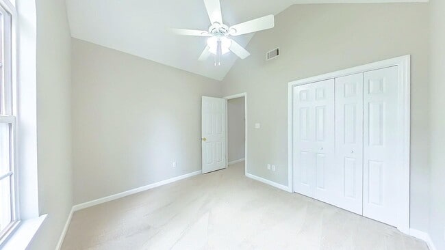 Building Photo - Beautiful 3 Bedroom Ranch