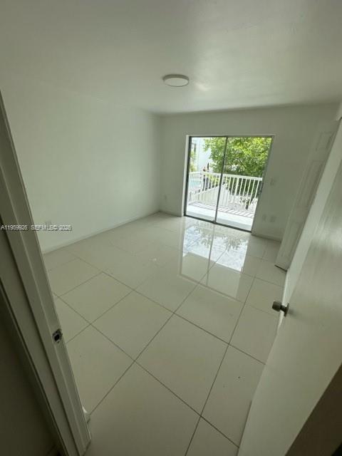 Building Photo - 3527 NE 168th St