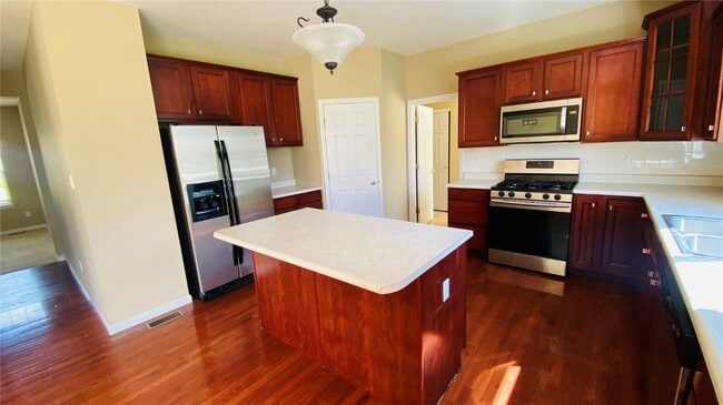 Building Photo - 58 Fountainview Dr