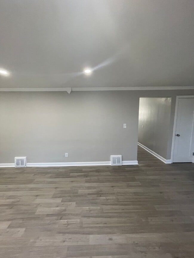 Building Photo - 139 Rodilin Dr