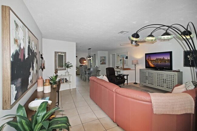 Building Photo - Venice East Annual House for Rent