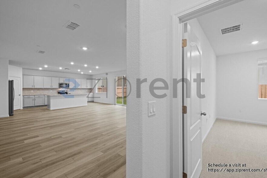 Building Photo - 2494 Zellerbach St